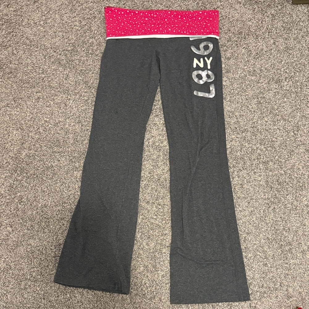 Aeropostale Gray Yoga Pants with Pink Waistband